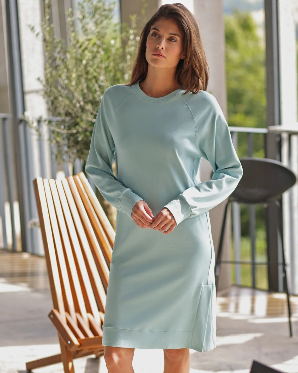 ALMA-RAS LOUNGE HALJINA AMAL 