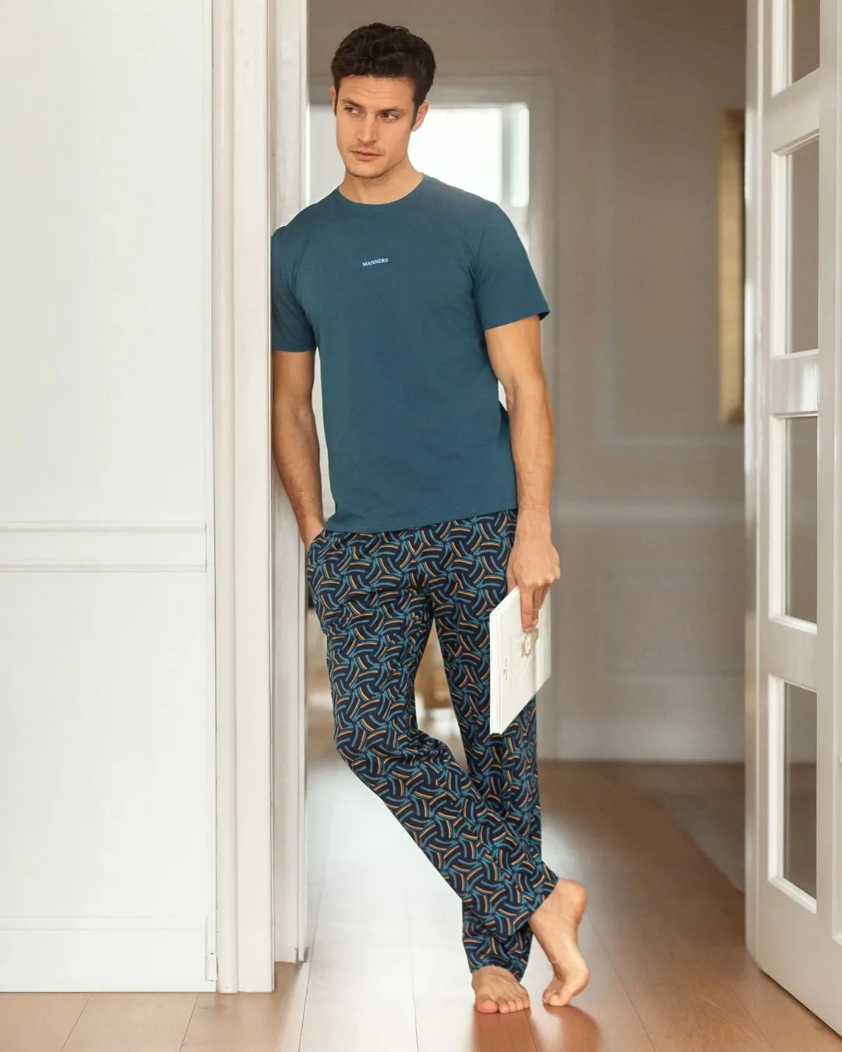 MANNERS DONJI DIO HARI 